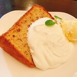 パルファン - バナナ、チョコ、くるみのシフォンケーキ