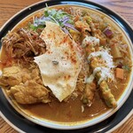 ムムムカリー - トッピングは、MIXきのこのアチャール、アスパラガスのバジ(インドの天ぷら) 