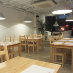 ストップオーバートーキョー - テーブル＆ソファ席