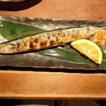 旬菜鮮魚と旨い酒　八右衛門 - サンマの塩焼き