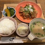 赤坂ごはん 山ね家 - 甘辛ダレの唐揚げ定食
