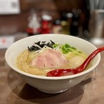 鶏白湯 とりまる - 味玉鶏白湯ラーメン塩