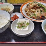 中華飯店 吟月 - レバニラ定食750円