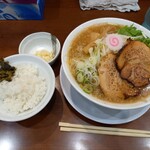 中華そば 味万 - 味噌豚そば、ライス