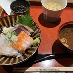 Yodoyabashi Uoji - 海鮮丼