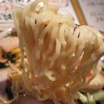 らぁ麺　師子王 - 中太縮れ麺