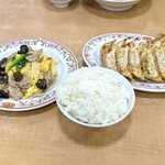 Gyouza No Oushou - 餃子と肉と玉子のいりつけとライス