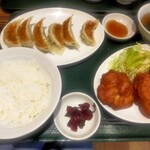 南京路 - 唐揚げ定食と単品餃子