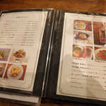 カフェ エ バール ドゥー - お酒のおともに、キッシュやポテトフリット、無添加ソーセージはいかが？