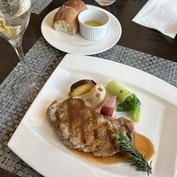 R restaurant & bar - 