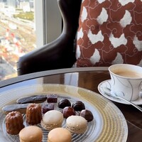 DINING & BAR TABLE 9 TOKYO - 