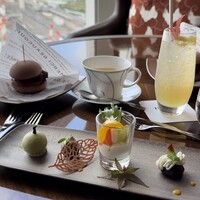 DINING & BAR TABLE 9 TOKYO - 