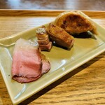 らぁ麺 紫陽花 - キタホナミを使った餃子、新得地鶏、十勝ロイヤルマンガリッツァ豚