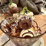 Hamitto Gurin Kafe - Wブラウニーのチョコレートパフェ