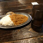 火鳥 - ミニカレー(お冷がデカいわけではありません)