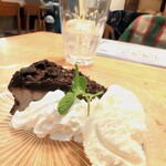 アップルビーセカンド - NYスタイルチーズケーキ クッキー＆クリーム