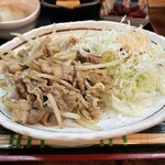 かくれ庵 まるいち - 牛肉の黒コショウ炒め750円