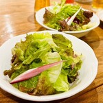 da Uma - グリーンサラダ　はじめから分けて提供してくれます　分けての提供を知らない方もいます　byまみこまみこ