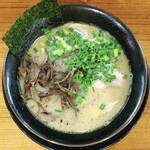 博多長浜らーめん ぼたん - ラーメン