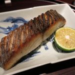 青華こばやし - 25年12月　鰆塩焼き　酢橘で