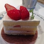 ジュ・フォヴィアン - イチゴのショートケーキ@380円