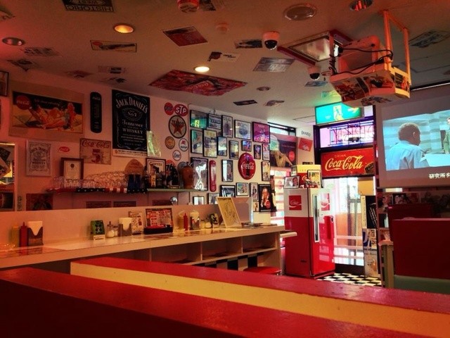 フィフティーズロックカフェ （50 