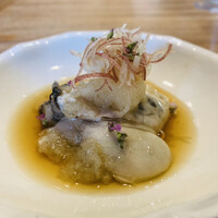 AKAI - ② 江田島産（=カナワ水産）の酢牡蠣、茗荷のせ