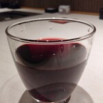 焼肉 上田屋 - グラスワイン赤549円