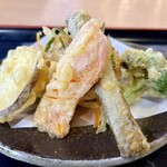 高林坊 - 牛蒡、にんじん、さつま芋、ブロッコリー、かき揚げ