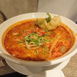 Gaow Thai - トムヤムクンラーメン（米麺）