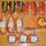 木村屋製パン店 - 今回購入した「１３個パン」＋サービス品です（2013/12/8UP）