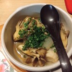 Shummi Tachibana - ホタテと舞茸のバター焼き