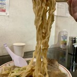 らー麺　Do・Ni・Bo - ビロビロの新太麺をリフトUP⤴️
