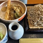 お食事処 小間子 - 料理写真:せいろ蕎麦大盛り＆天丼ご飯半分version