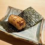 Sushi Toyotaka - ホタテの磯辺焼き