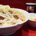 ラーメン二郎 - ラーメン半分＋ニンニク少し＋ＳＫ白ネギ