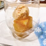 うを徳 - あまおうイチゴの自家製アイスクリーム、小布施産フジリンゴのコンポート、デコポン