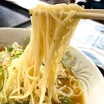 中華そば志のぶ支店 - 自家製の麺