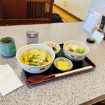 ときわそば - 料理写真:ミニカツ丼と温かい麵