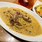 ピアサピド - 選べるスパゲッティと
            チーズフォンデュセット 1859円
            （パン食べ放題付き）