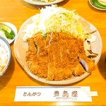 豊島屋 - 特大ロースかつ定食(ご飯大盛り)