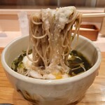 手打ちそば そばしき - 生海苔とろろそばの麺リフト