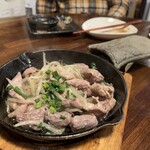 メシサカバ  トム家 - 塩ホルモン炒め