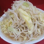 ラーメン二郎 - ラーメン（小）800円(税込)
            生姜、大蒜、野菜