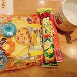 とんかつ和幸 - おこさまメニューのお菓子とおもちゃ、水