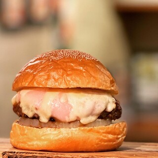 BurgerShop HOTBOX - Rice Cake & Mozzarella Cheese  Burger
                        with French Fries.