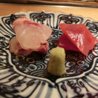 鮨 一二郎 - 【２品目】　刺身　4kある真鯛とよこわ
                    　いい〆加減です
                    