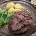 洋食キッチン シャトー - レアで配膳され自分で焼く♪