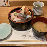 鮨政 西口店 - ちらし具の大盛り　1210円