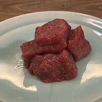 炭火焼肉ホルモン うしごろ 中目黒店 - 赤身角切り